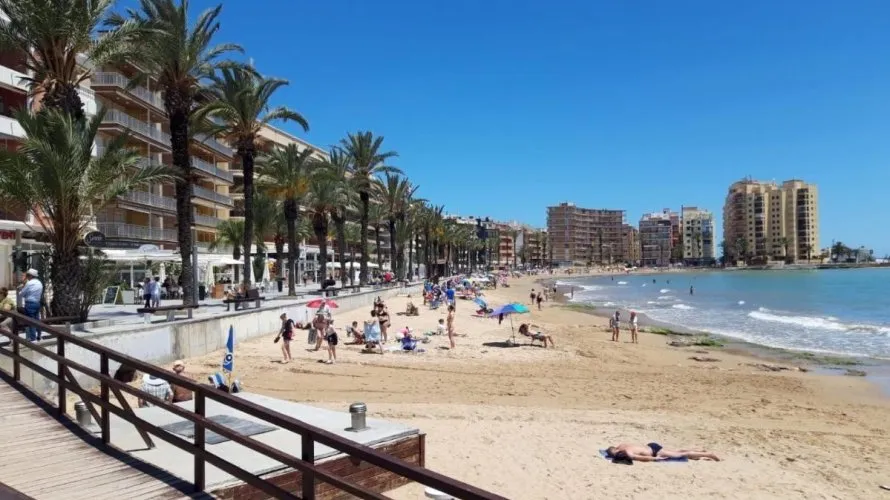 Apartment de 2 chambres à Torrevieja, Espagne No. 773