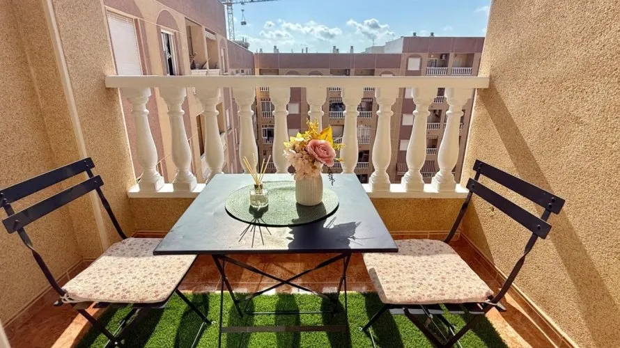 Apartment de 1 chambre à Torrevieja, Espagne No. 779 № 1