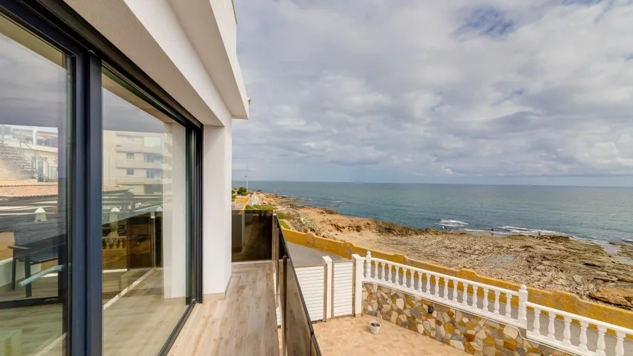 210m² villa for sale , Torrevieja, Spain No. 147 № 3