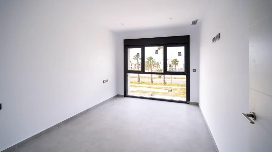 3 bedrooms villa for sale , Torrevieja, Spain No. 119 № 11