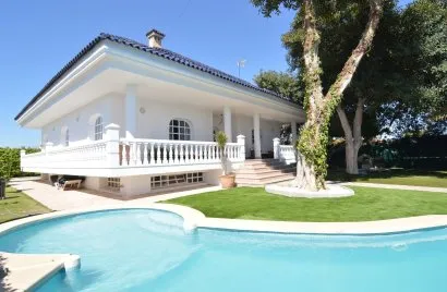 4 bedrooms villa for sale , Torrevieja, Spain No. 60