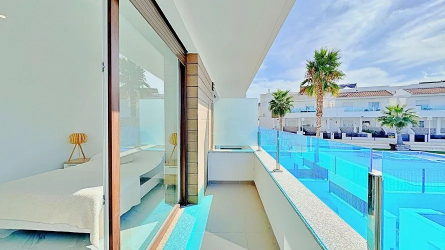 3 bedrooms bungalow for sale, Torrevieja, Spain No. 164 № 24