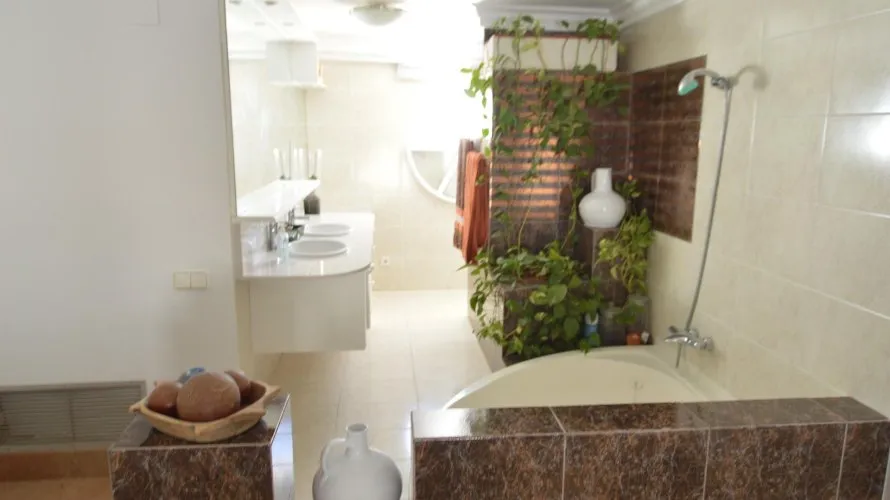 4 bedrooms villa for sale , Torrevieja, Spain No. 60 № 18