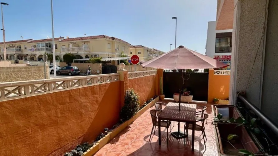 2 bedrooms bungalow for sale, Torrevieja, Spain No. 252 № 18