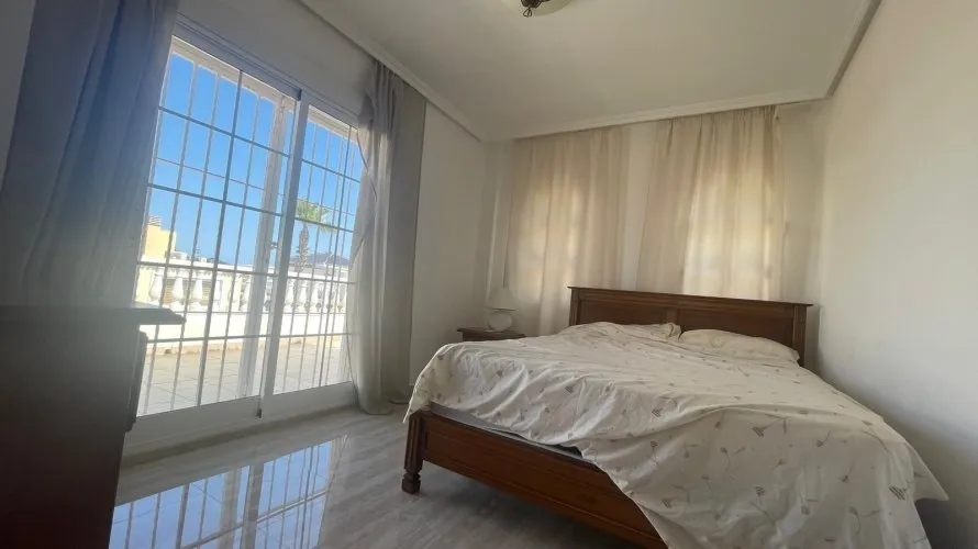 5 bedrooms house for sale, Torrevieja, Spain No. 160 № 10