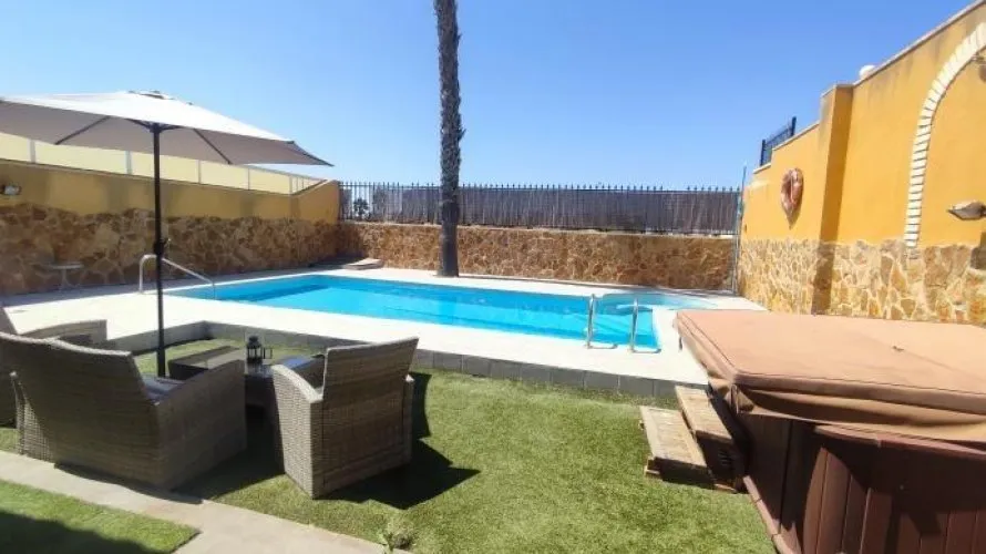 283m² apartment for sale , Torrevieja, Spain No. 138 № 22