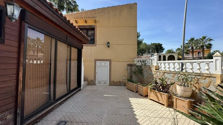 4 bedrooms apartment for sale, Torrevieja, Spain No. 235 № 12