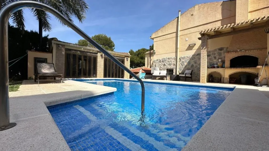 4 bedrooms apartment for sale, Torrevieja, Spain No. 235 № 25