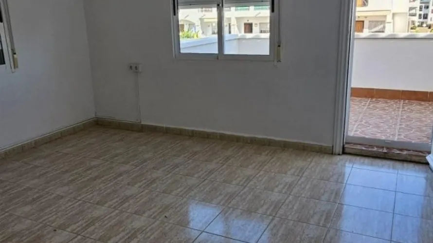 4 bedrooms penthouse for sale, Torrevieja, Spain No. 140 № 13