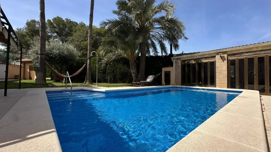 4 bedrooms apartment for sale, Torrevieja, Spain No. 235 № 18
