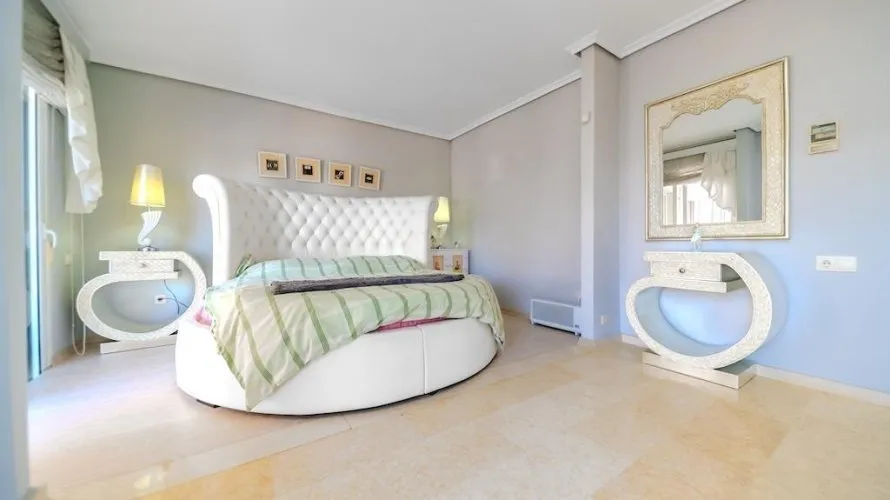 5 bedrooms villa for sale , Torrevieja, Spain No. 149 № 13