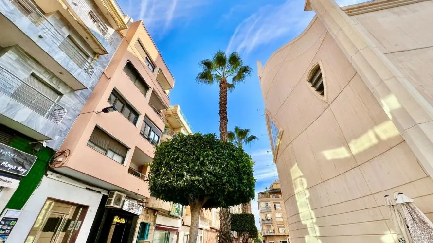 3 bedrooms apartment for sale, Torrevieja, Spain No. 73 № 1