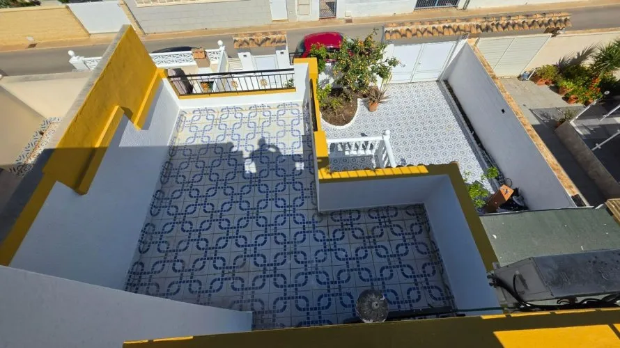 3 bedrooms house for sale, Torrevieja, Spain No. 229 № 1