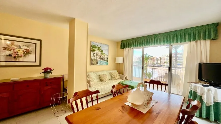 3 bedrooms apartment for sale , Torrevieja, Spain No. 185 № 8