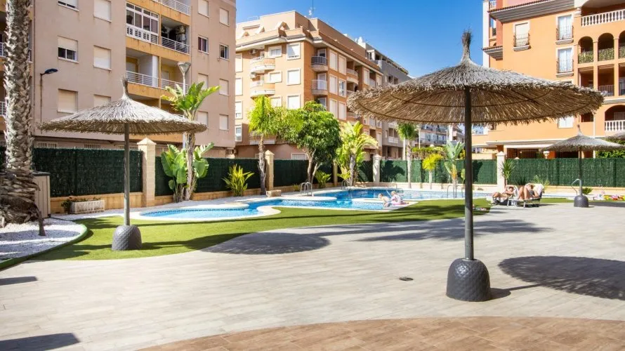 3 bedrooms apartment for sale , Torrevieja, Spain No. 109 № 2