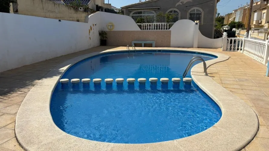 3 bedrooms house for sale, Torrevieja, Spain No. 158 № 20