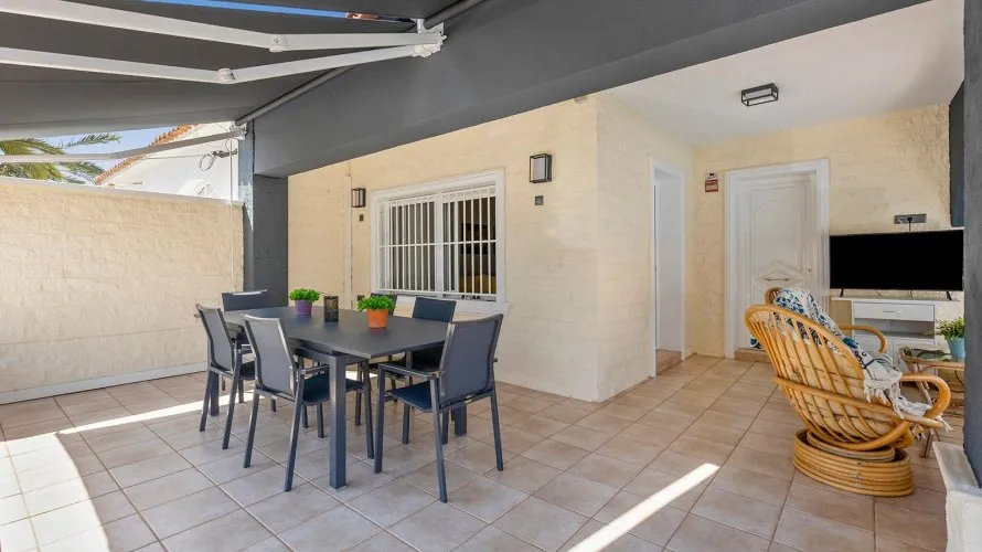 4 bedrooms villa for sale, Torrevieja, Spain No. 163 № 2