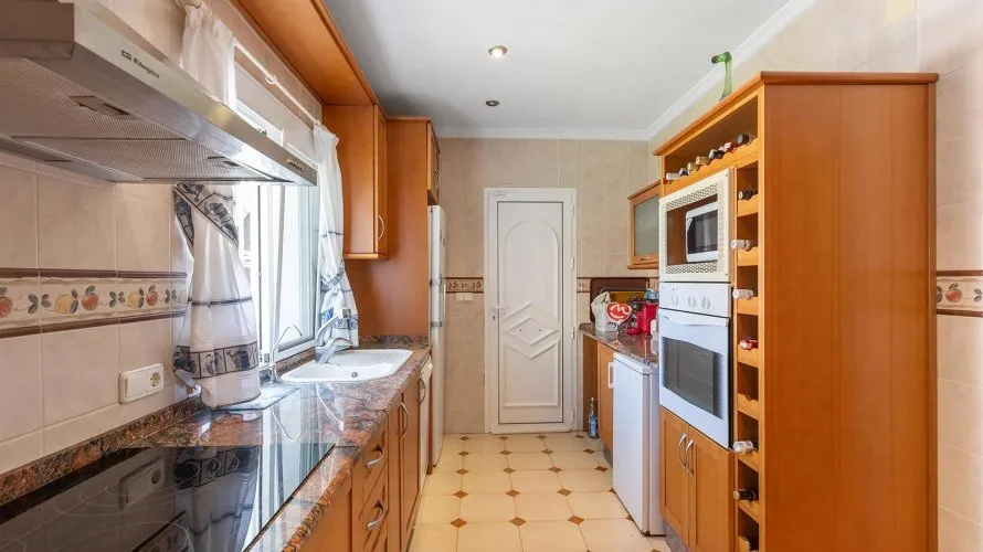 4 bedrooms villa for sale, Torrevieja, Spain No. 163 № 7