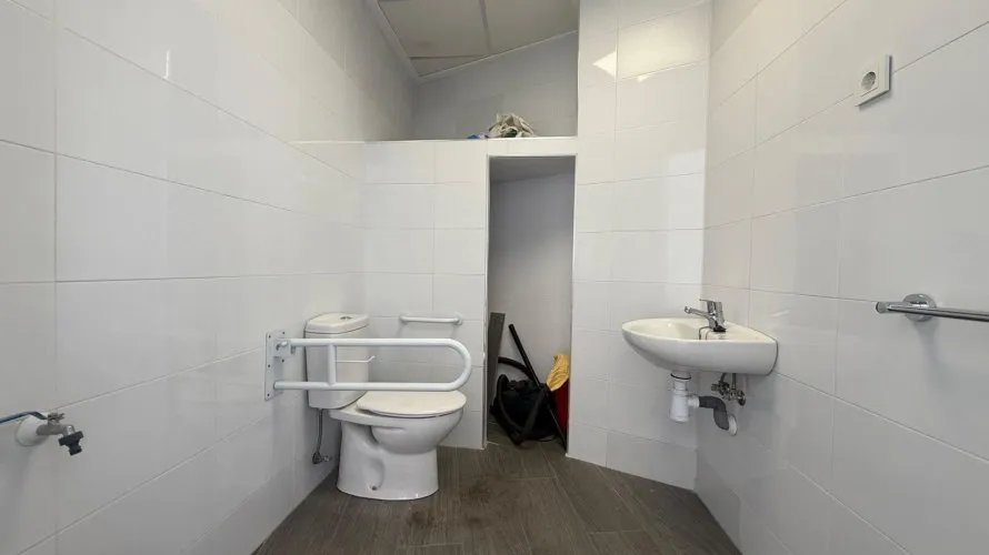 50m² office for sale, Torrevieja, Spain No. 204 № 10
