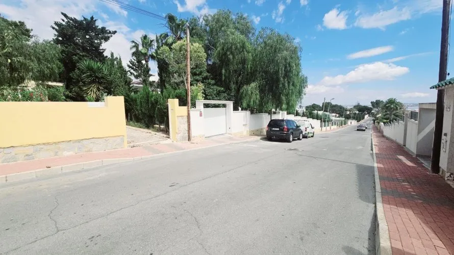 4 bedrooms apartment for sale, Torrevieja, Spain No. 228 № 1