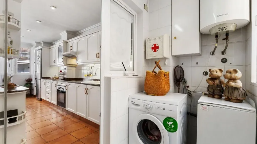 128m² apartment for sale , Torrevieja, Spain No. 184 № 2