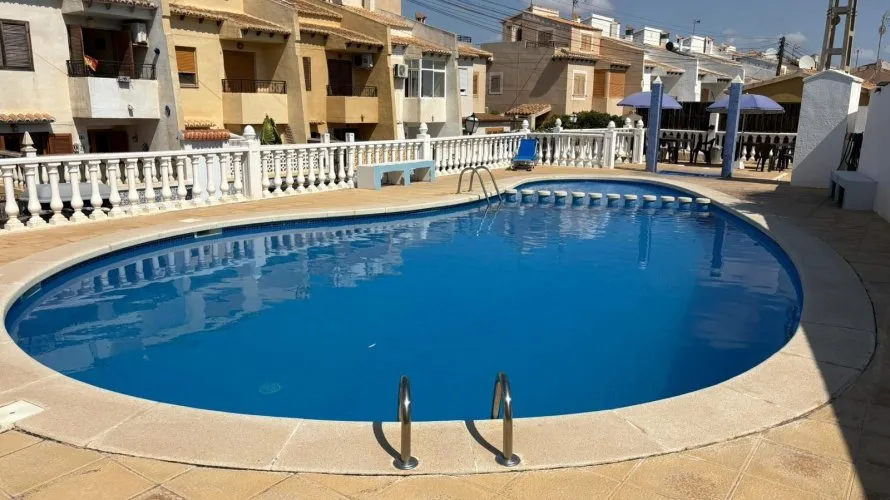 3 bedrooms house for sale, Torrevieja, Spain No. 158 № 18