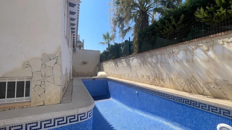 5 bedrooms house for sale, Torrevieja, Spain No. 160 № 26