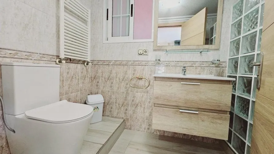 5 bedrooms villa for sale, Torrevieja, Spain No. 146 № 14