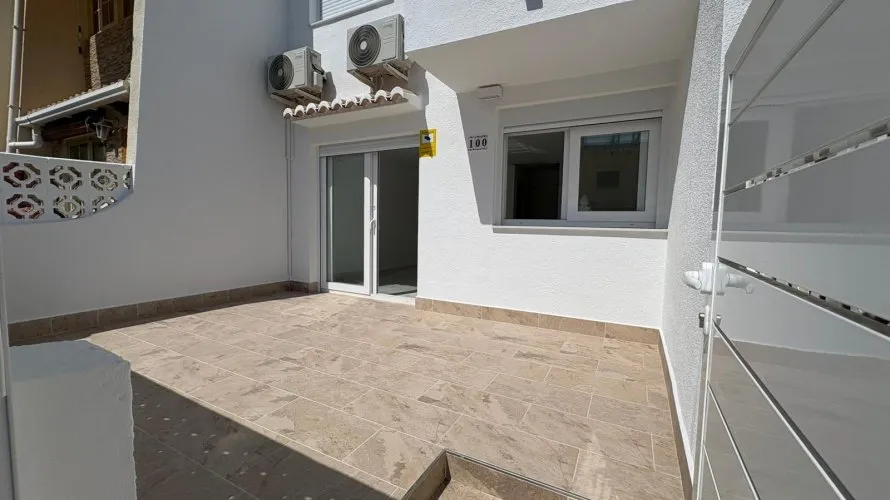 3 bedrooms house for sale, Torrevieja, Spain No. 158 № 12