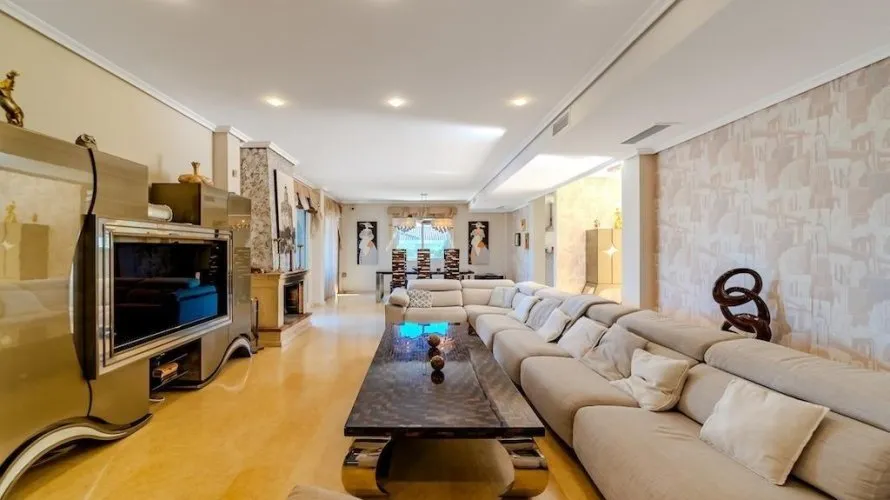 5 bedrooms villa for sale , Torrevieja, Spain No. 149 № 1