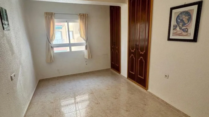 4 bedrooms apartment for sale, Torrevieja, Spain No. 183 № 11
