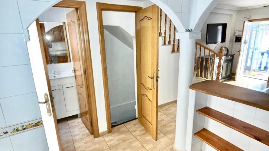 3 bedrooms house for sale, Torrevieja, Spain No. 202 № 6