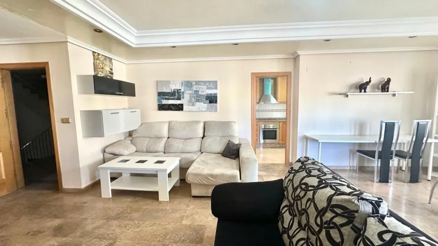 4 bedrooms apartment for sale, Torrevieja, Spain No. 154 № 1