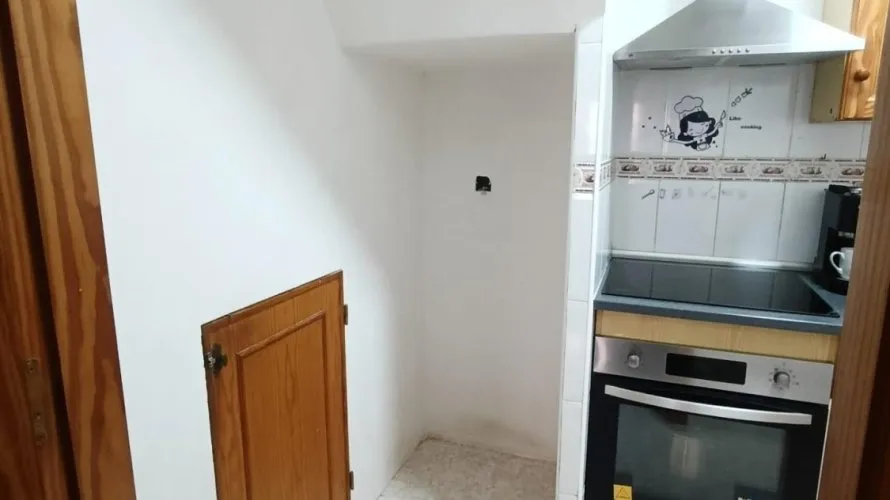 4 bedrooms house for sale, Torrevieja, Spain No. 246 № 18