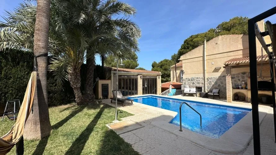 4 bedrooms apartment for sale, Torrevieja, Spain No. 235 № 24