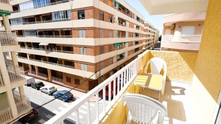 3 bedrooms apartment for sale , Torrevieja, Spain No. 243 № 1