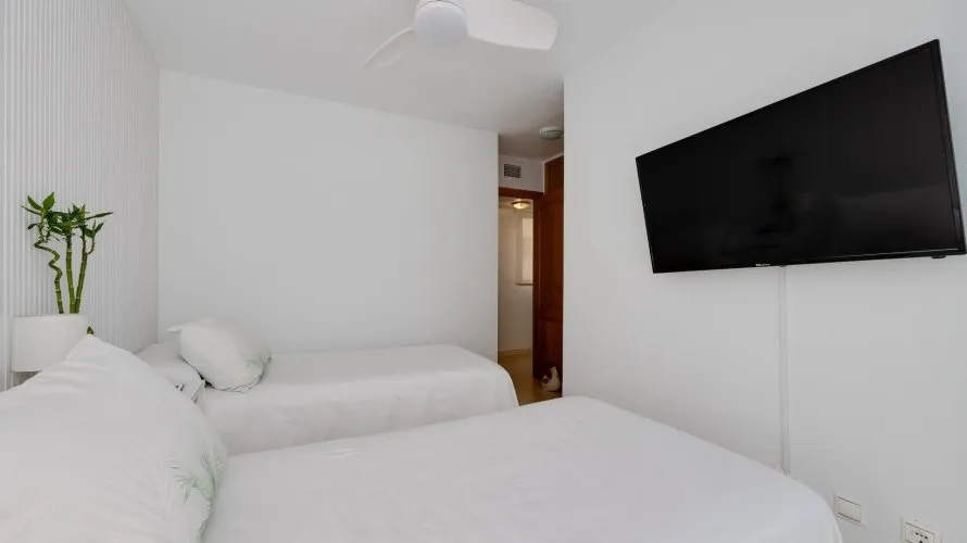 3 bedrooms penthouse for sale, Torrevieja, Spain No. 194 № 23