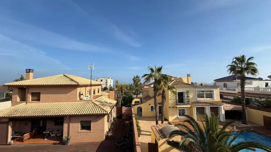 3 bedrooms house for sale, Torrevieja, Spain No. 213 № 19