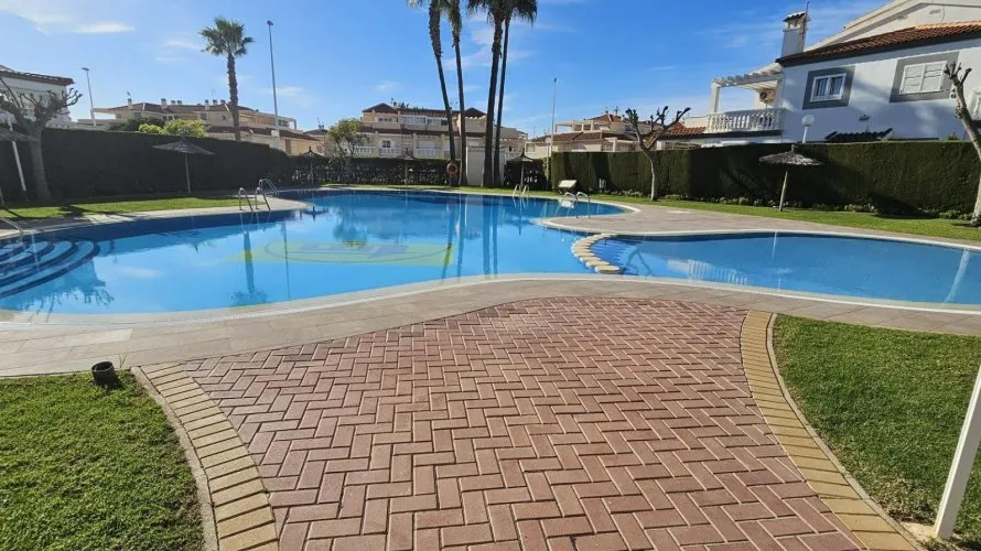 4 bedrooms penthouse for sale, Torrevieja, Spain No. 140 № 20