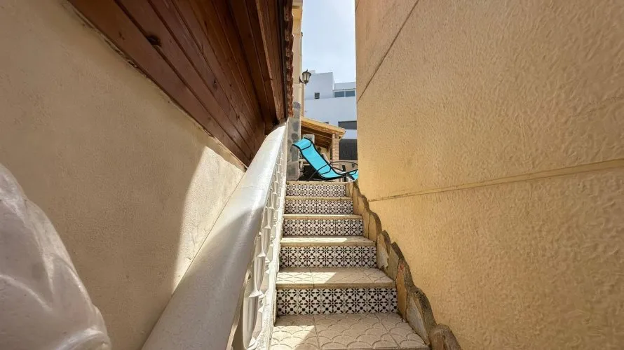 4 bedrooms apartment for sale, Torrevieja, Spain No. 235 № 11