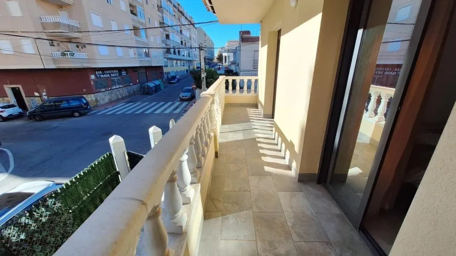 3 bedrooms house for sale, Torrevieja, Spain No. 173 № 15