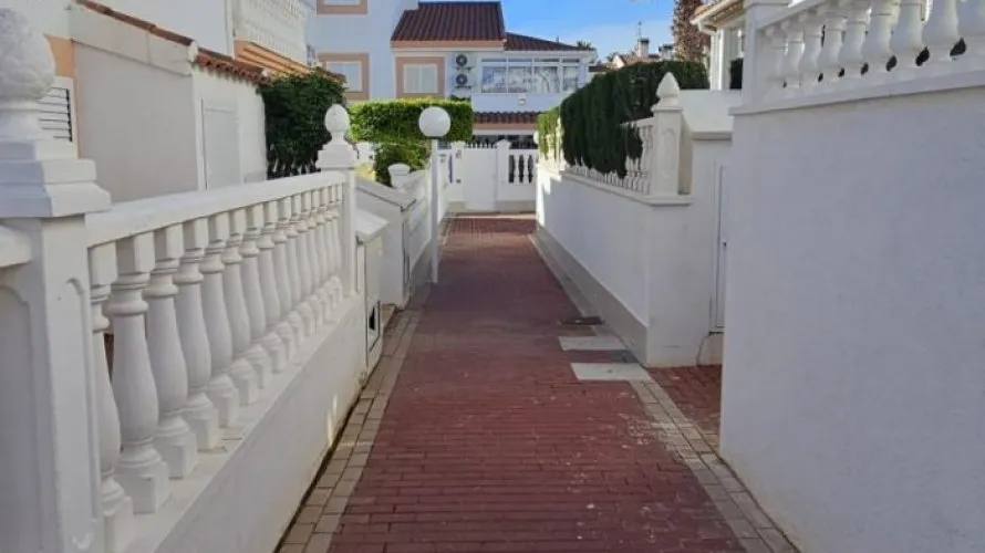 4 bedrooms penthouse for sale, Torrevieja, Spain No. 140 № 14