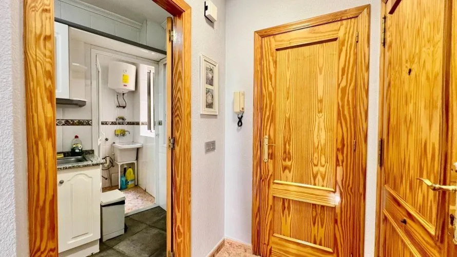 2 bedrooms apartment for sale , Torrevieja, Spain No. 253 № 2