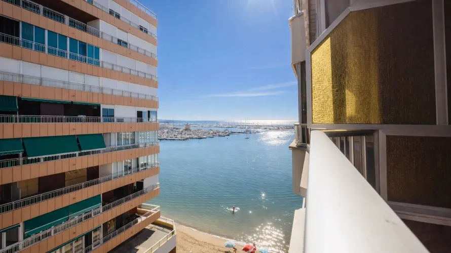 100m² apartment for sale , Torrevieja, Spain No. 215 № 22
