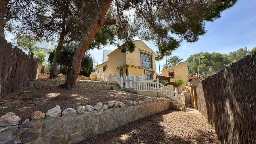 4 bedrooms apartment for sale, Torrevieja, Spain No. 235 № 4