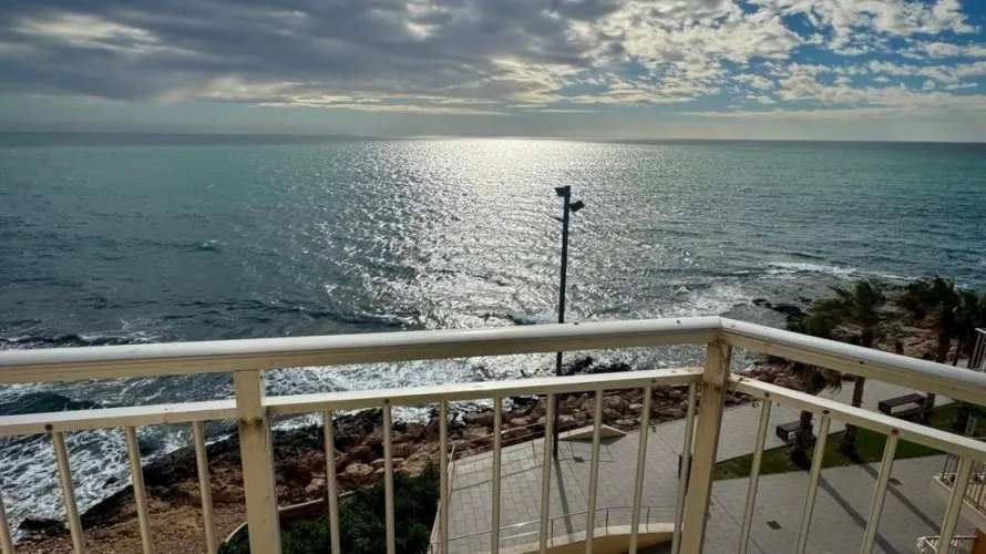 4 bedrooms apartment for sale, Torrevieja, Spain No. 183 № 7