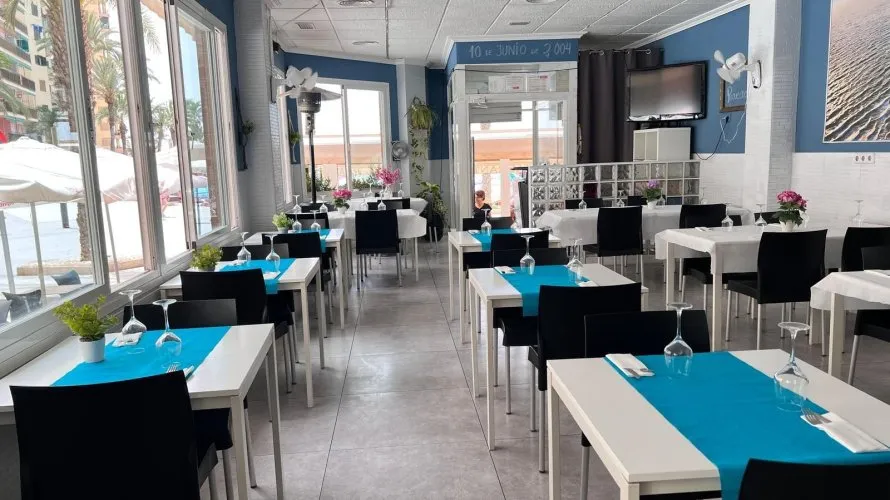 158m² commercial property for sale, Torrevieja, Spain No. 132 № 4