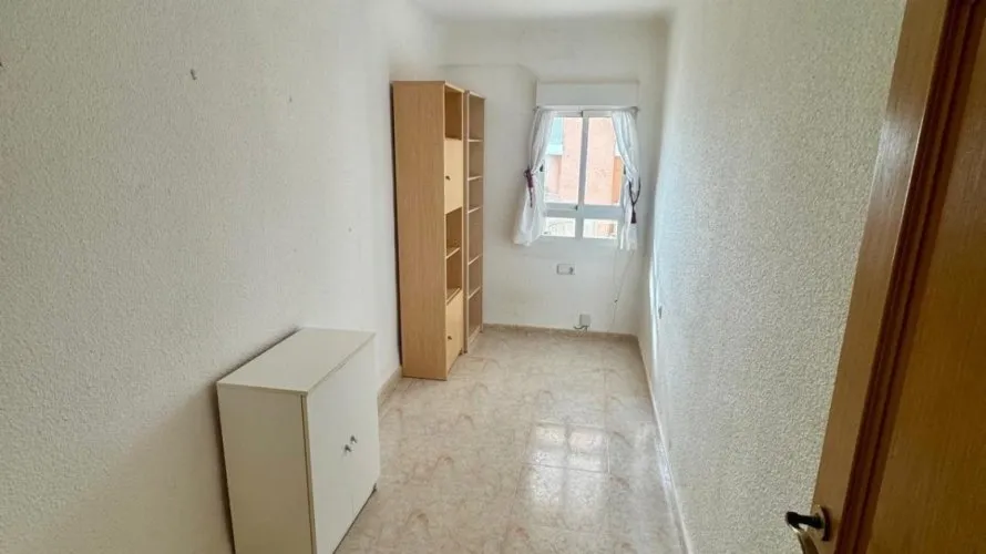 4 bedrooms apartment for sale, Torrevieja, Spain No. 183 № 12