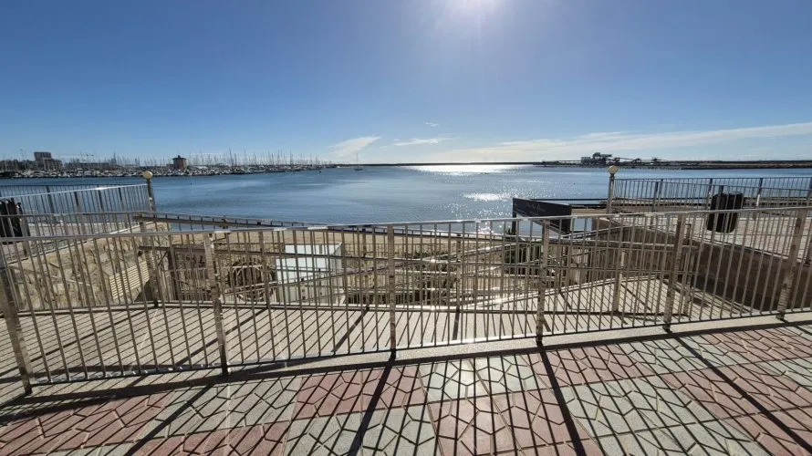 2 bedrooms apartment for sale, Torrevieja, Spain No. 324 № 2