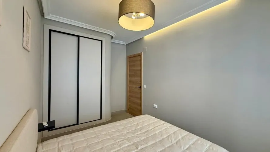 2 bedrooms apartment for sale, Torrevieja, Spain No. 330 № 15